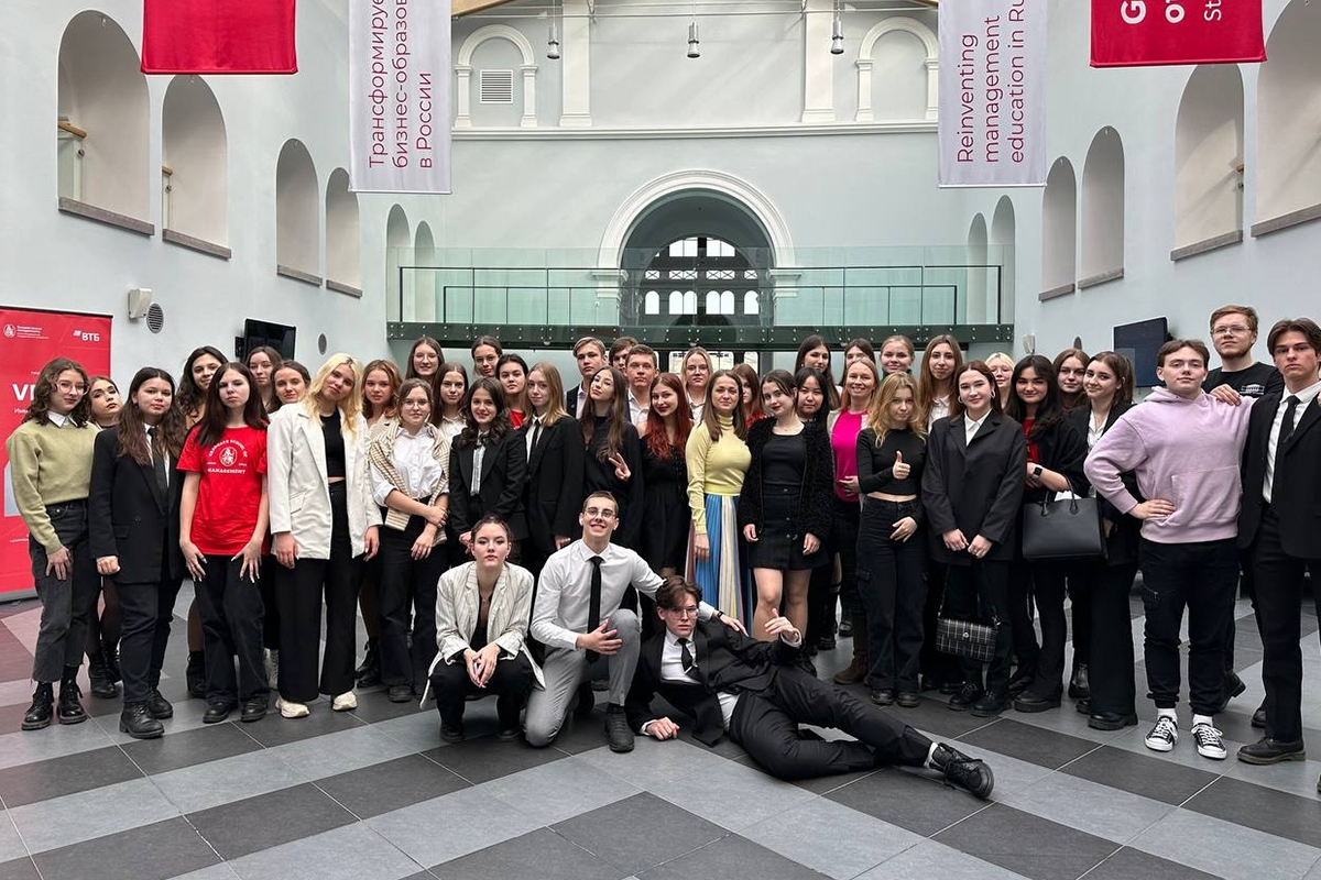 "This was the greatest week in my life": 42 High School Students Completed the School of Manager by GSOM SPbU